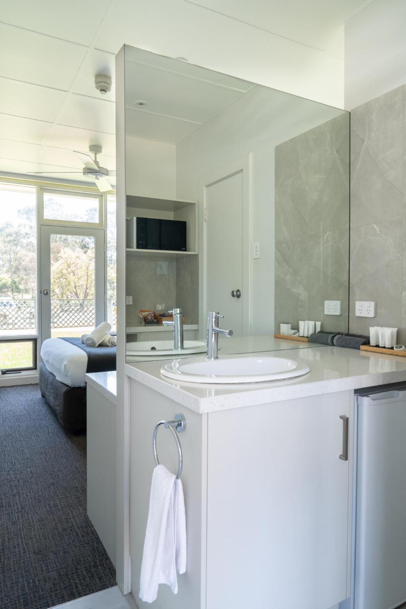Naracoorte Hotel Motel Bagian luar foto