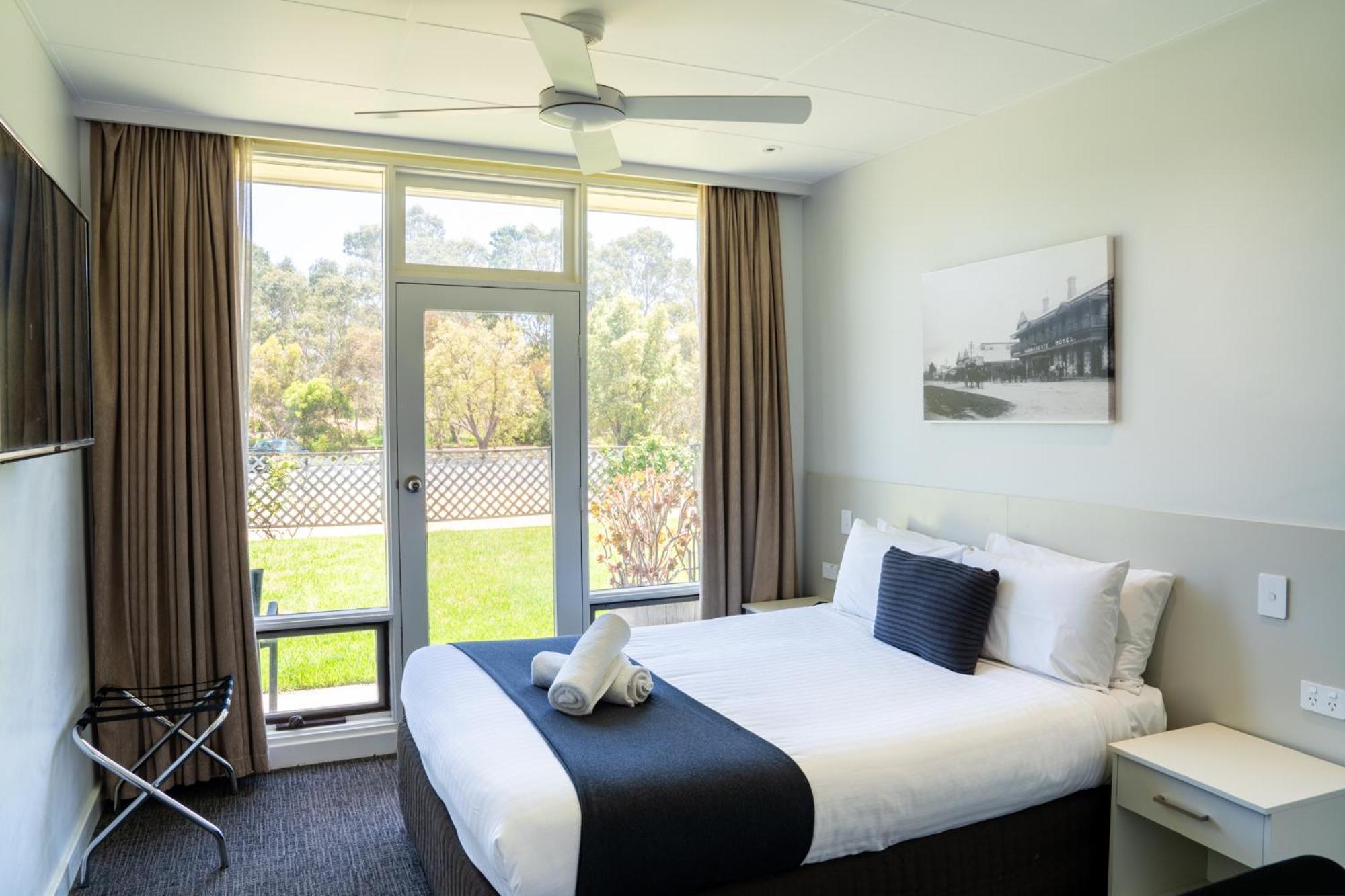 Naracoorte Hotel Motel Bagian luar foto